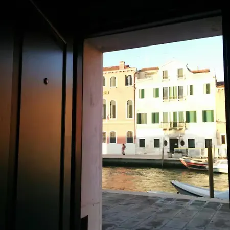 La Casetta Rosa - Vista Sul Canale Apartament